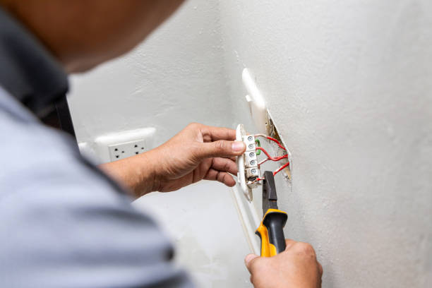 Best Circuit Breaker Repair  in Independence, KS